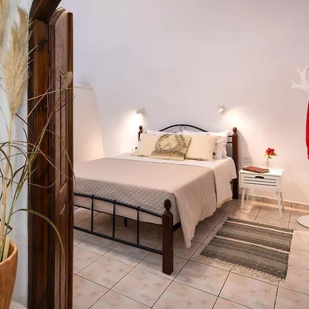 Canaves - Nefeli Semesterbostad Karterados (Santorini)